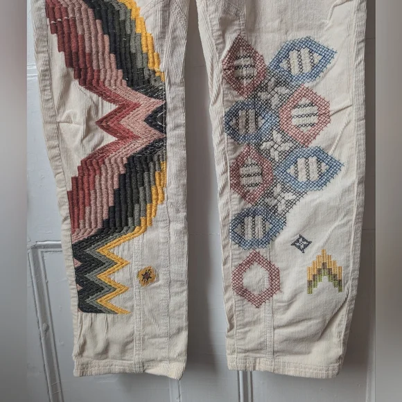 NWT Anthropologie Pilcro Corduroy Embroidered Pants - Size 26 - Picture 4 of 10